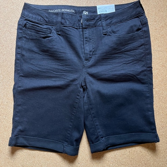 Bermuda Low Rise Jean Shorts - Picture 5 of 6